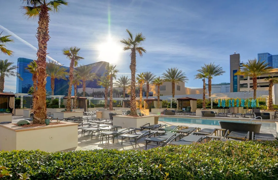 The Fantasy Suite Mgm Signature Pool View-1